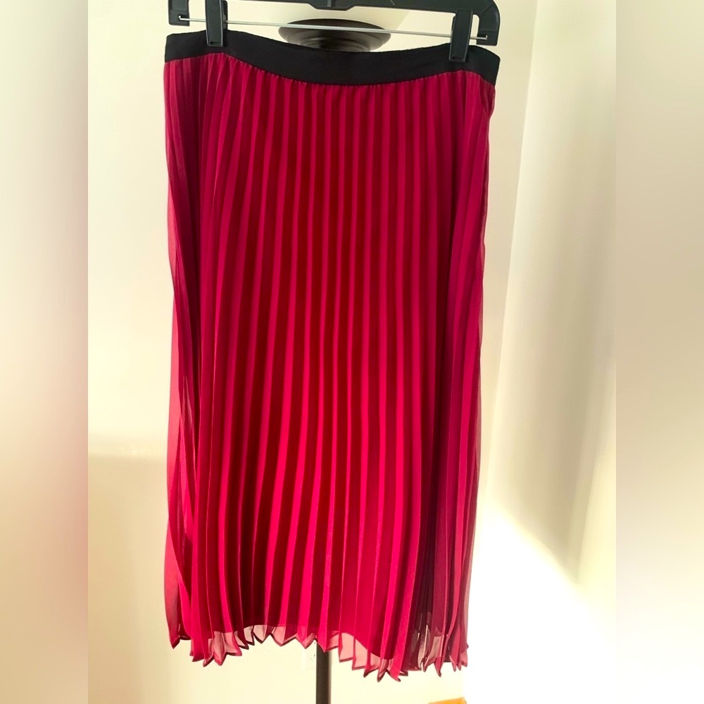 LIKELY Pleated skirt